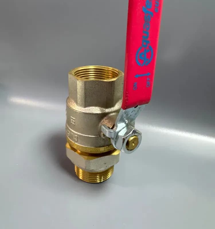 АКВАСФЕРА кран латунный 1" 1/4 с американкой